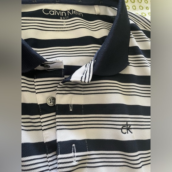 Calvin Klein Monogrammed Men’s Golf Polo Shirt : Small - Picture 4 of 7